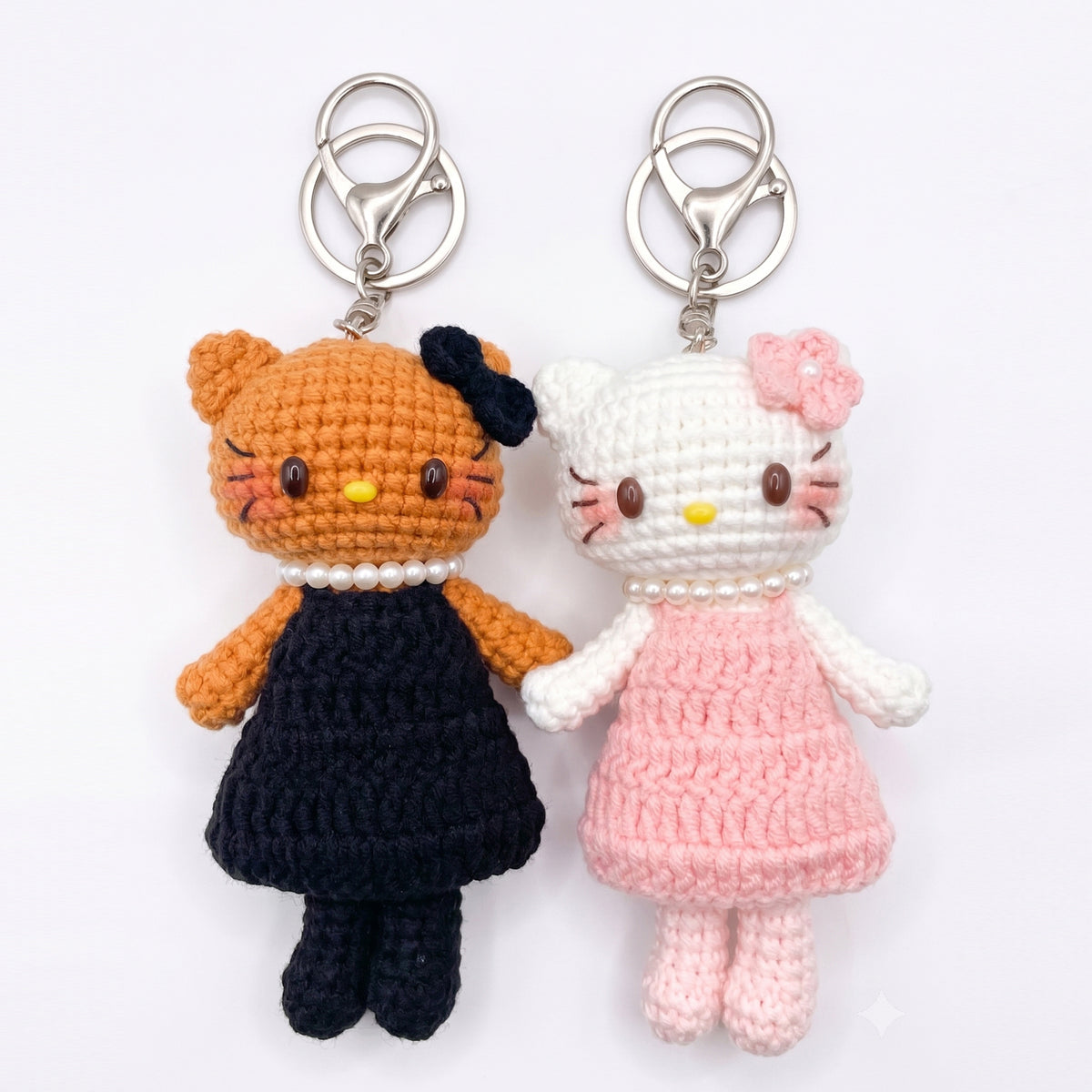 Handmade Crochet Keychain - Textured Fabric Bag Accessory for Keys & Backpacks, Functional Daily Organizer(kitty-black）