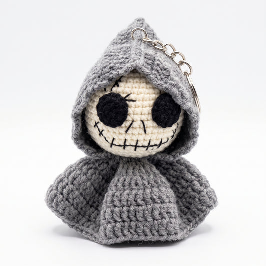 Crochet Skeleton Keychain, Handmade Hooded Grim Reaper Plush Charm, Halloween Skull Keyring for Bags & Keys